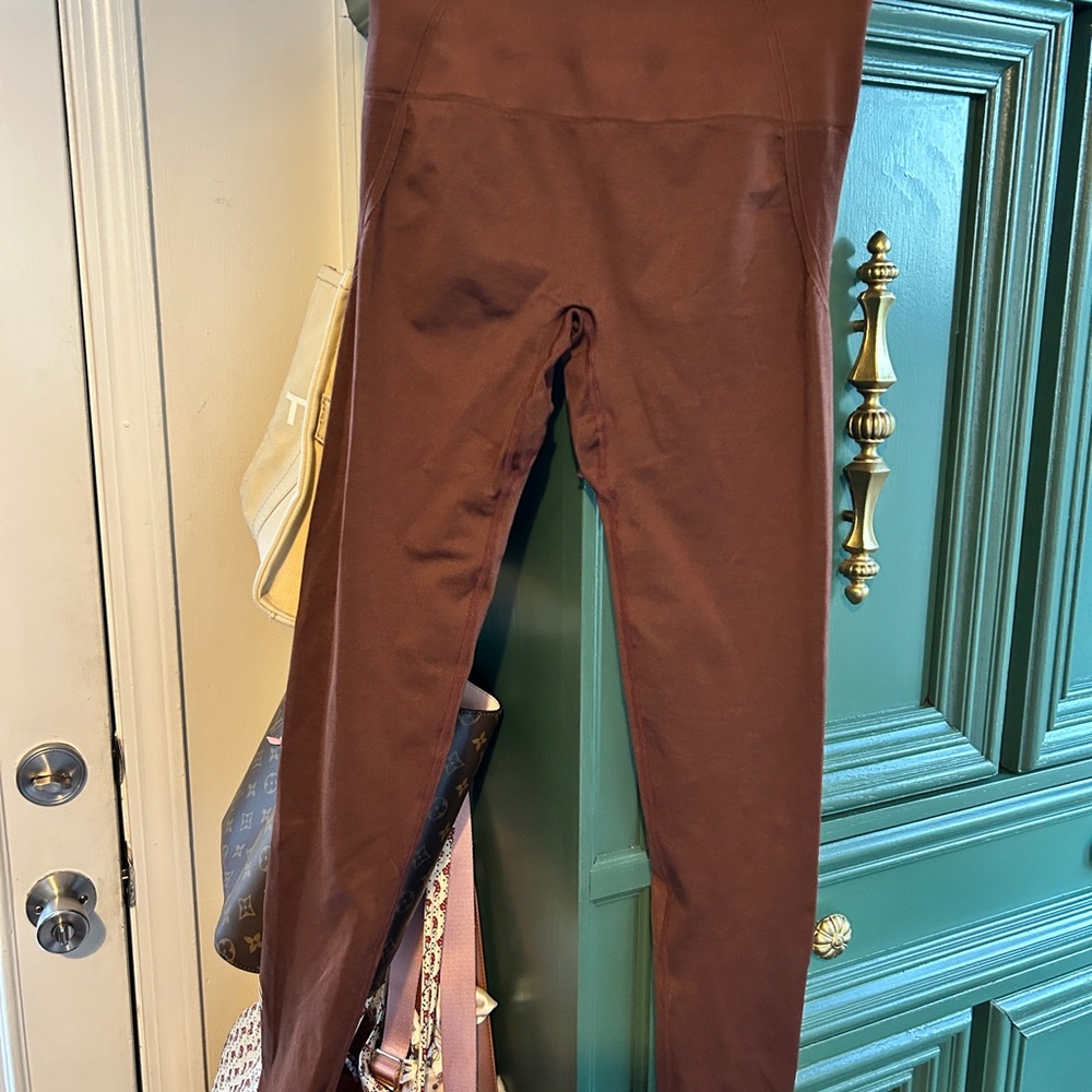 Brown High-Waisted Leggings